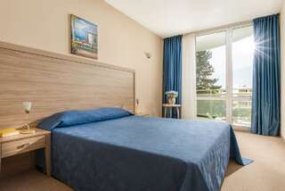 Отель DAS Club Hotel Sunny Beach - All Inclusive Солнечный Берег Стандартный двухместный номер с 1 кроватью (для 2 взрослых и 1 ребенка)-1