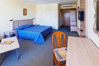 Отель DAS Club Hotel Sunny Beach - All Inclusive Солнечный Берег Двухместный номер с 1 кроватью и балконом (для 2 взрослых и 1 ребенка)-9